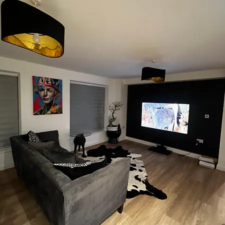 Apartman Modern And Spacious Two Bedroom Near City Centre *