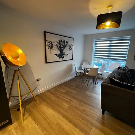 Modern And Spacious Two Bedroom Near City Centre Lejlighed Bristol