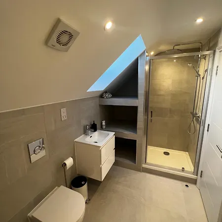 Lejlighed Modern And Spacious Two Bedroom Near City Centre Bristol