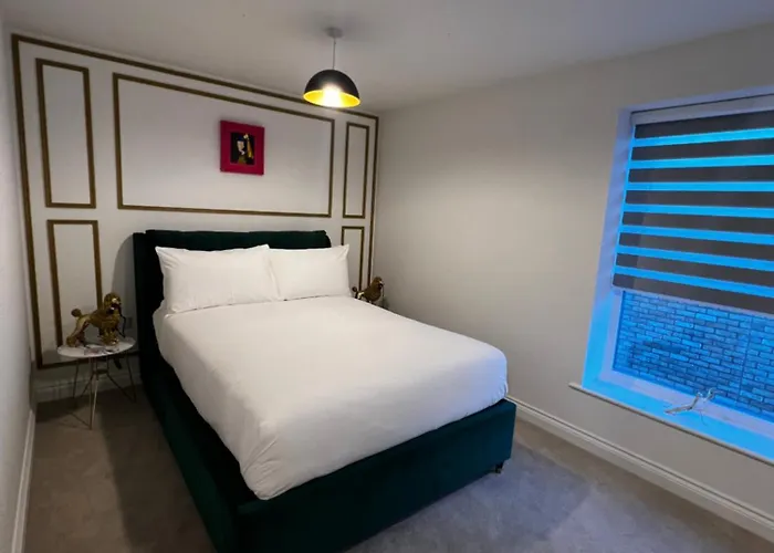 Daire Modern And Spacious Two Bedroom Near City Centre *