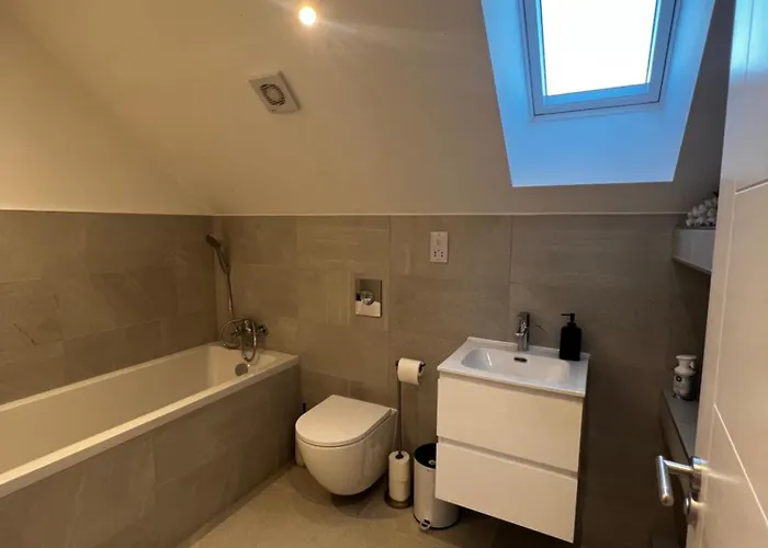 Daire Modern And Spacious Two Bedroom Near City Centre Bristol